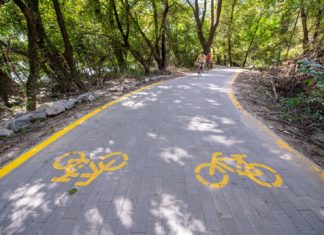 Újabb kerékpárutak épülnek a Balaton mellett