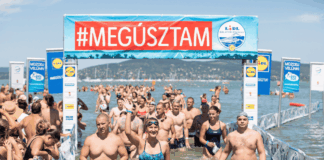Lidl Balaton-átúszás: tízezres tömeg a Balatonban Balaton átúszás célvonala