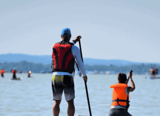 Hogyan SUP-ozz helyesen és biztonságosan a Balatonon?